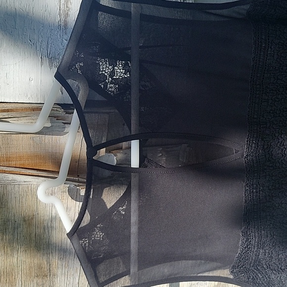 Alison Hayes black lace collar dress - Picture 4 of 4